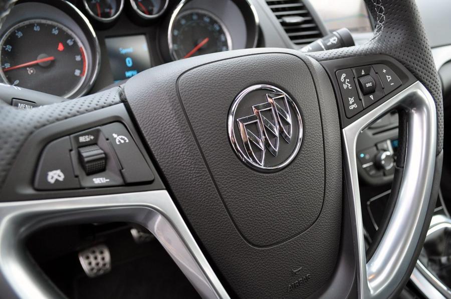  Buick Regal GS 2012 года  (фото 71 из 90)